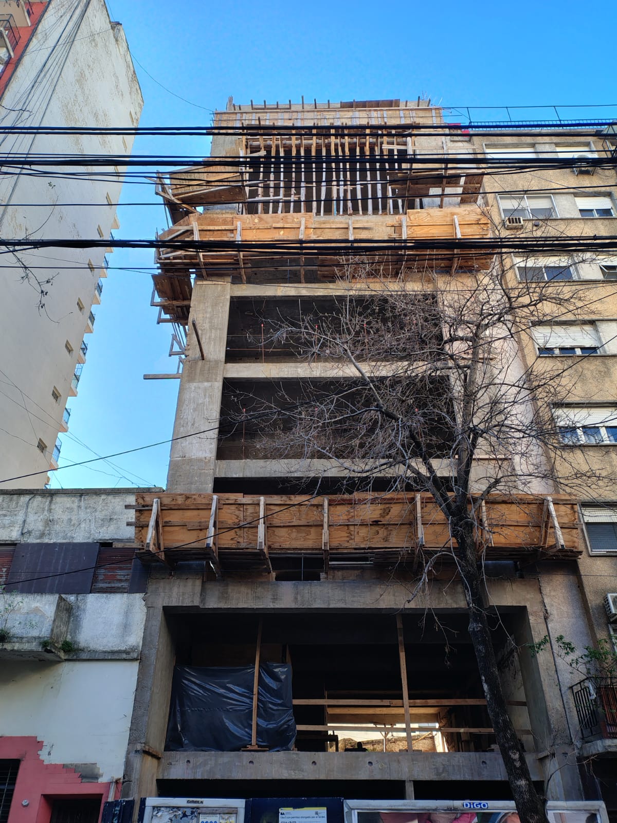 Edificio en altura — encofrado y estructura